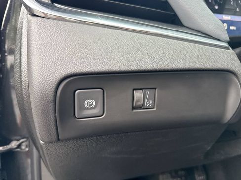 Used 2023 Buick Enclave Essence FWD image 18