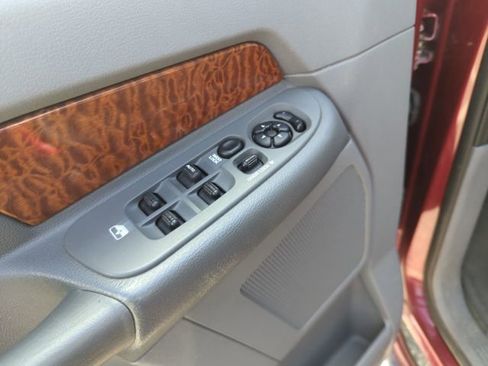 Used 2006 Dodge Ram 2500 Truck SLT image 17