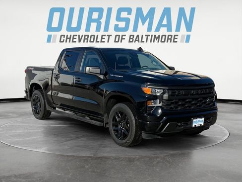 Used 2023 Chevrolet Silverado 1500 Custom image 1