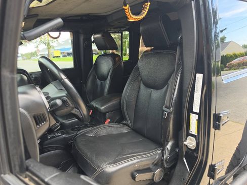 Used 2013 Jeep Wrangler Unlimited Sport AWD/4WD image 10