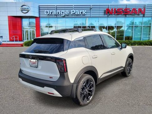 New 2026 Nissan Kicks SR w/ Cold Weather Package FWD image 2