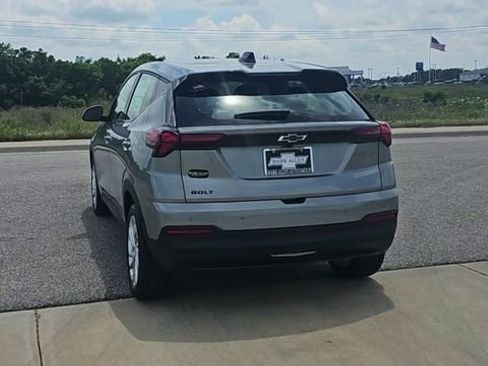 New 2027 Chevrolet Bolt LT FWD image 7