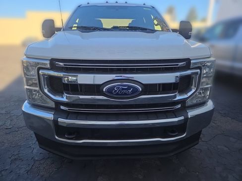 Certified 2022 Ford F250 XLT AWD/4WD image 3
