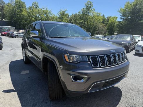 Used 2017 Jeep Grand Cherokee Limited RWD image 3
