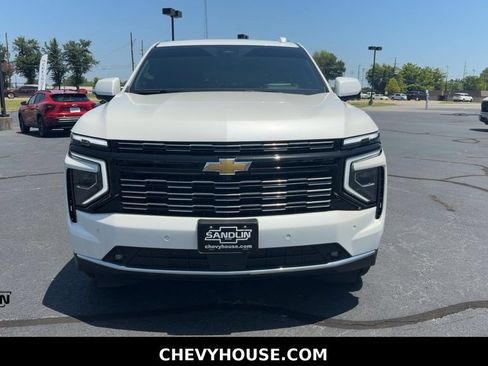 Used 2025 Chevrolet Tahoe High Country RWD image 3