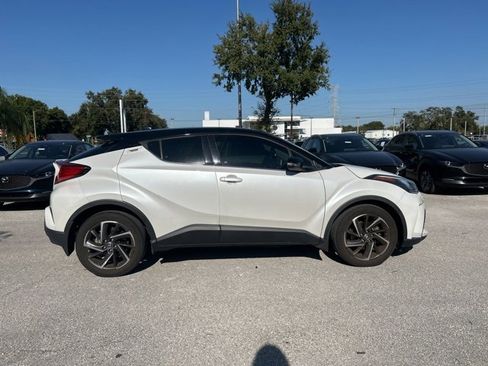 Used 2022 Toyota C-HR XLE image 8