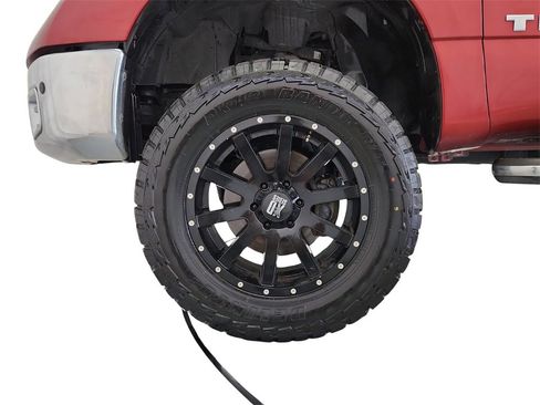 Used 2019 Nissan Titan SL image 35