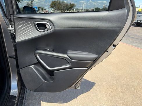 Used 2022 Kia Soul LX w/ Technology Package FWD image 13