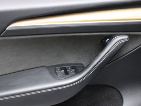 Used 2022 Tesla Model Y Performance image 21