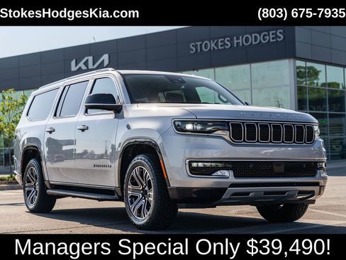 Used 2024 Jeep Wagoneer L Series II w/ Flexible Seating Group RWD image 1
