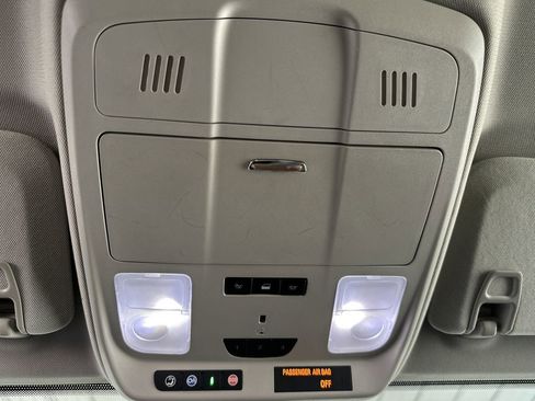 Used 2020 Buick Envision Essence image 25