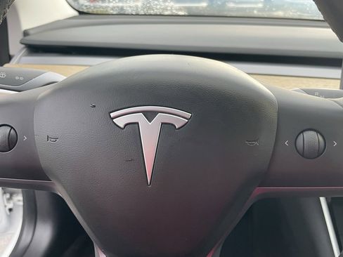 Used 2020 Tesla Model 3 Long Range image 11