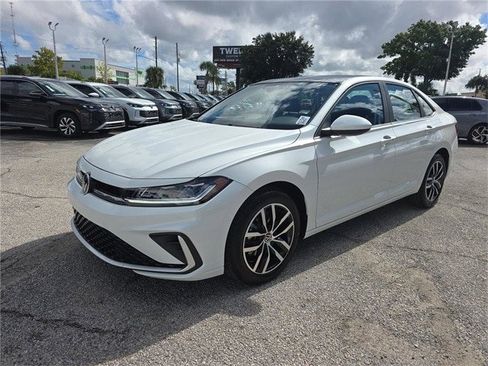 New 2025 Volkswagen Jetta SE image 7