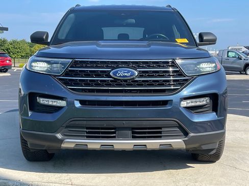 Used 2020 Ford Explorer XLT w/ Equipment Group 202A AWD/4WD image 2