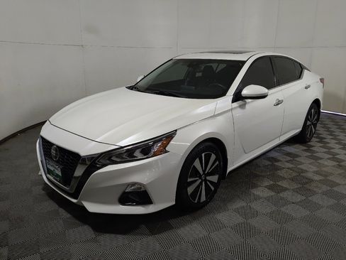 Used 2020 Nissan Altima 2.5 SL AWD/4WD image 2