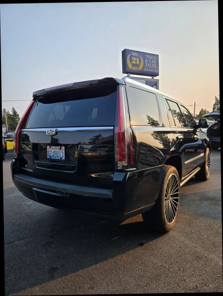 Used 2019 Cadillac Escalade Premium Luxury AWD/4WD image 54