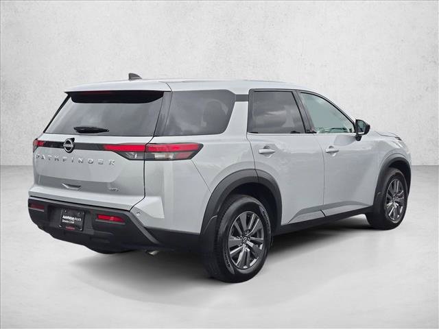 Used 2025 Nissan Pathfinder S AWD/4WD image 5