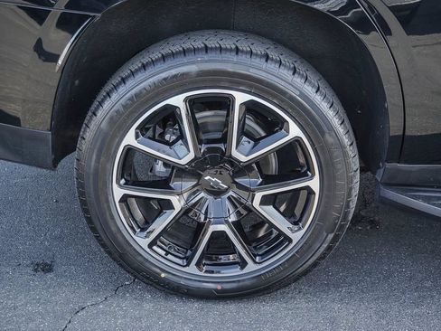 Used 2024 Chevrolet Tahoe RST RWD image 8