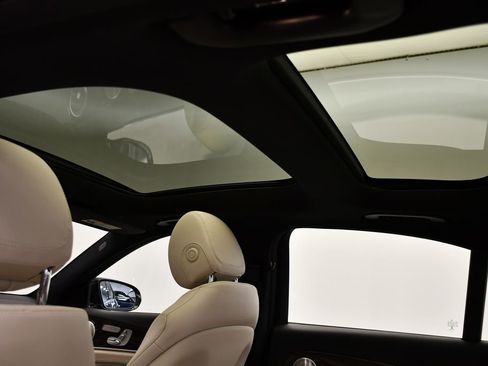 Used 2023 Mercedes-Benz E 450 4MATIC Sedan image 16