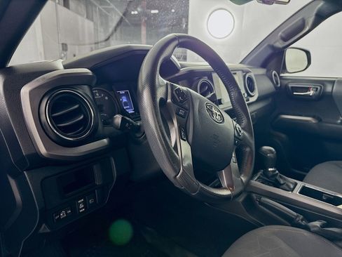 Certified 2019 Toyota Tacoma TRD Sport w/ Technology Package image 7