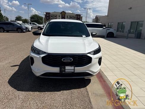 Used 2023 Ford Escape ST-Line w/ Tech Pack #1 FWD image 2