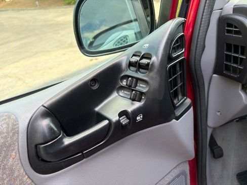 Used 1999 Dodge Grand Caravan SE FWD image 22