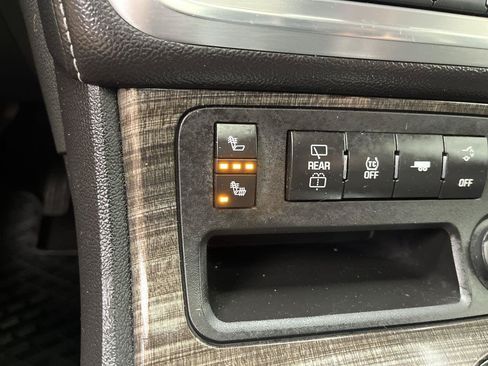 Used 2013 GMC Acadia SLT AWD/4WD image 24