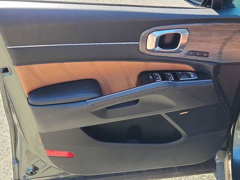 Used 2022 Kia Sorento SX Prestige w/ Rust Color Package image 12