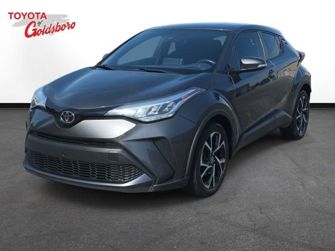 Used 2022 Toyota C-HR XLE FWD image 1