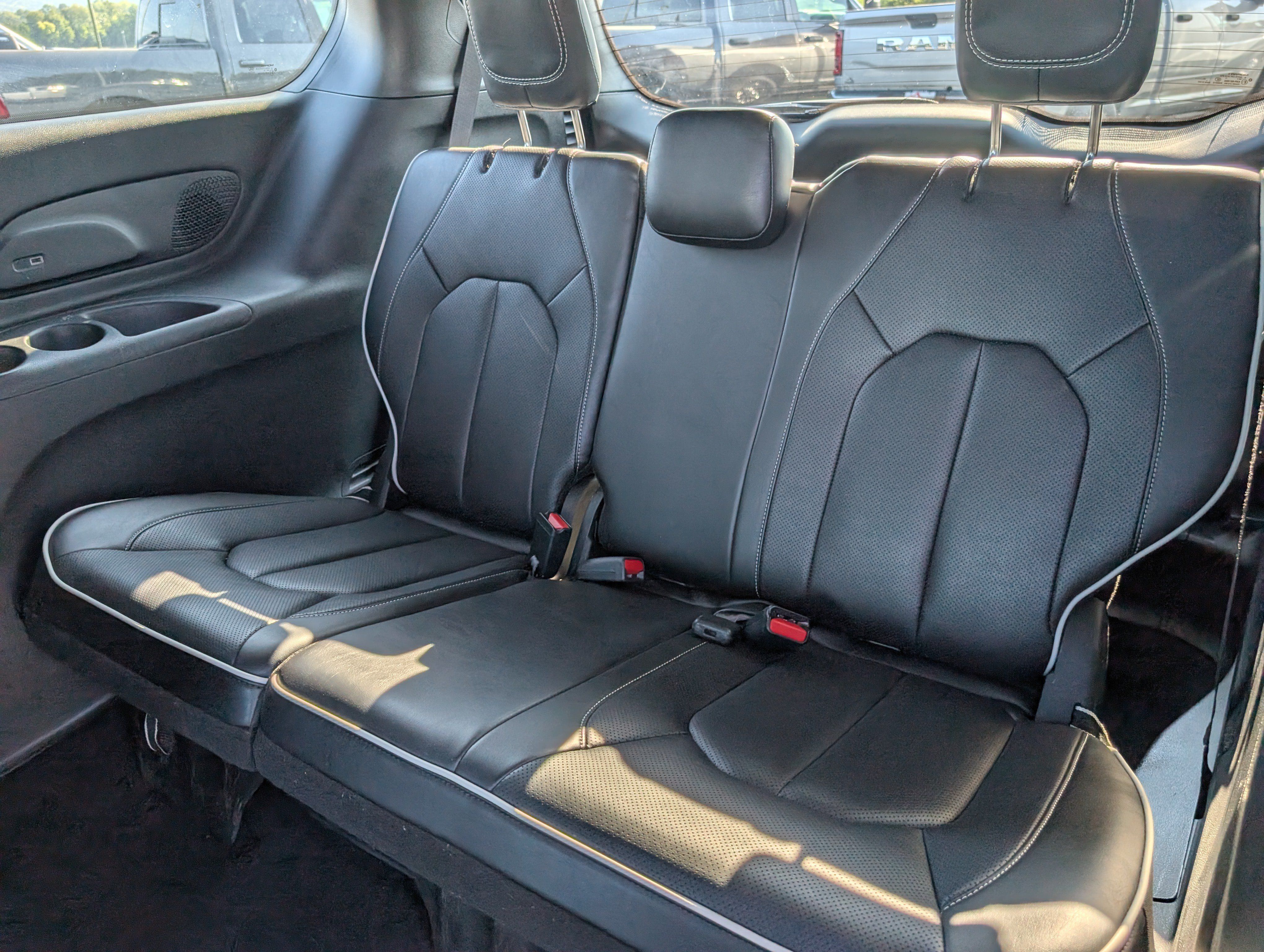 Used 2026 Chrysler Pacifica Limited w/ S Appearance Package FWD image 16