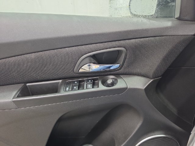 Used 2011 Chevrolet Cruze LTZ FWD image 14