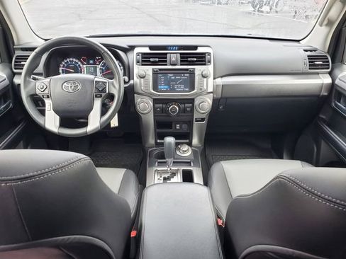 Used 2018 Toyota 4Runner SR5 Premium image 11