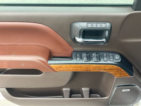 Used 2018 Chevrolet Silverado 1500 High Country image 28