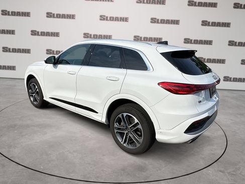 Certified 2025 Audi Q5 Premium w/ Convenience Package AWD/4WD image 3