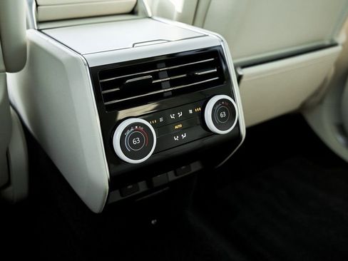 Used 2024 Land Rover Range Rover SV image 59