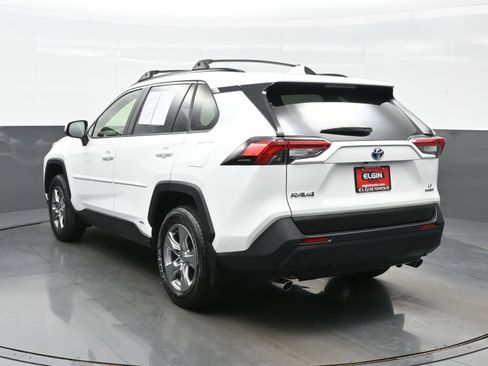 Used 2022 Toyota RAV4 LE AWD/4WD image 4