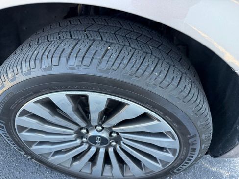 Used 2019 Lincoln Navigator L Reserve w/ Cargo Package image 4