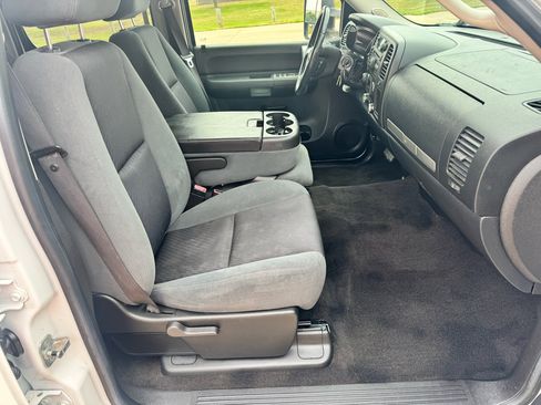 Used 2009 Chevrolet Silverado 3500 LT w/ Interior Plus Package image 13