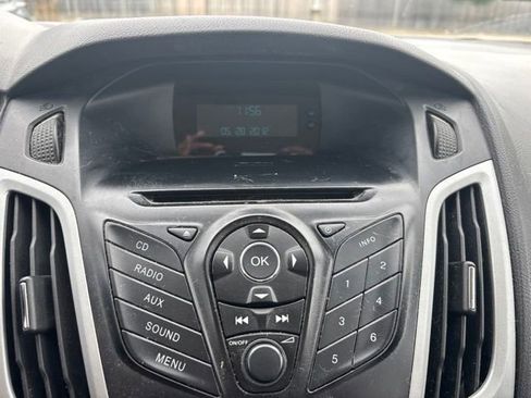Used 2012 Ford Focus SE FWD image 27