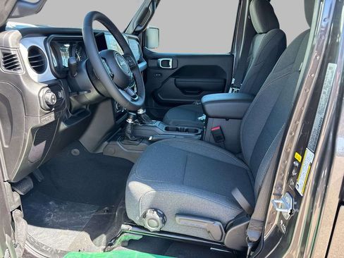 New 2026 Jeep Gladiator Sport AWD/4WD image 7