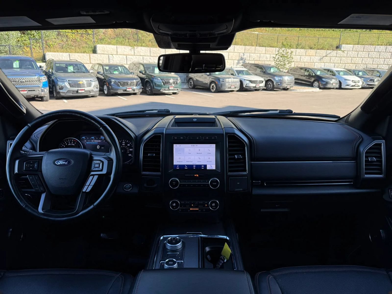 Used 2020 Ford Expedition Limited w/ Equipment Group 303A AWD/4WD image 18