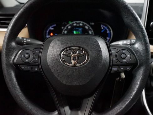 Certified 2025 Toyota RAV4 LE AWD/4WD image 12