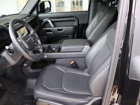 Used 2024 Land Rover Defender 90 X-Dynamic SE AWD/4WD image 15