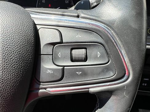 Used 2023 Buick Envision Essence FWD image 12