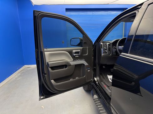 Used 2018 Chevrolet Silverado 1500 LTZ Z71 w/ LTZ Plus Package image 10