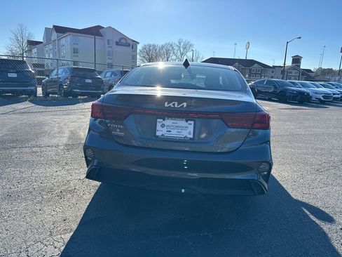 Used 2017 Hyundai Santa Fe Limited image 4