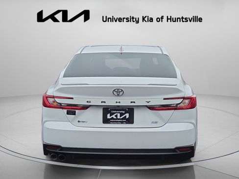 Used 2025 Toyota Camry SE w/ Convenience Package image 4