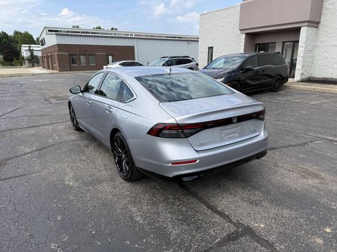 Used 2024 Honda Accord Touring image 8