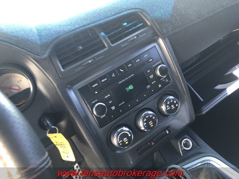 Used 2013 Dodge Challenger R/T image 14