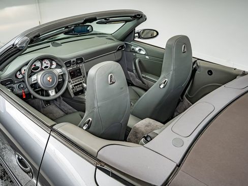Used 2006 Porsche 911 Carrera S RWD image 30